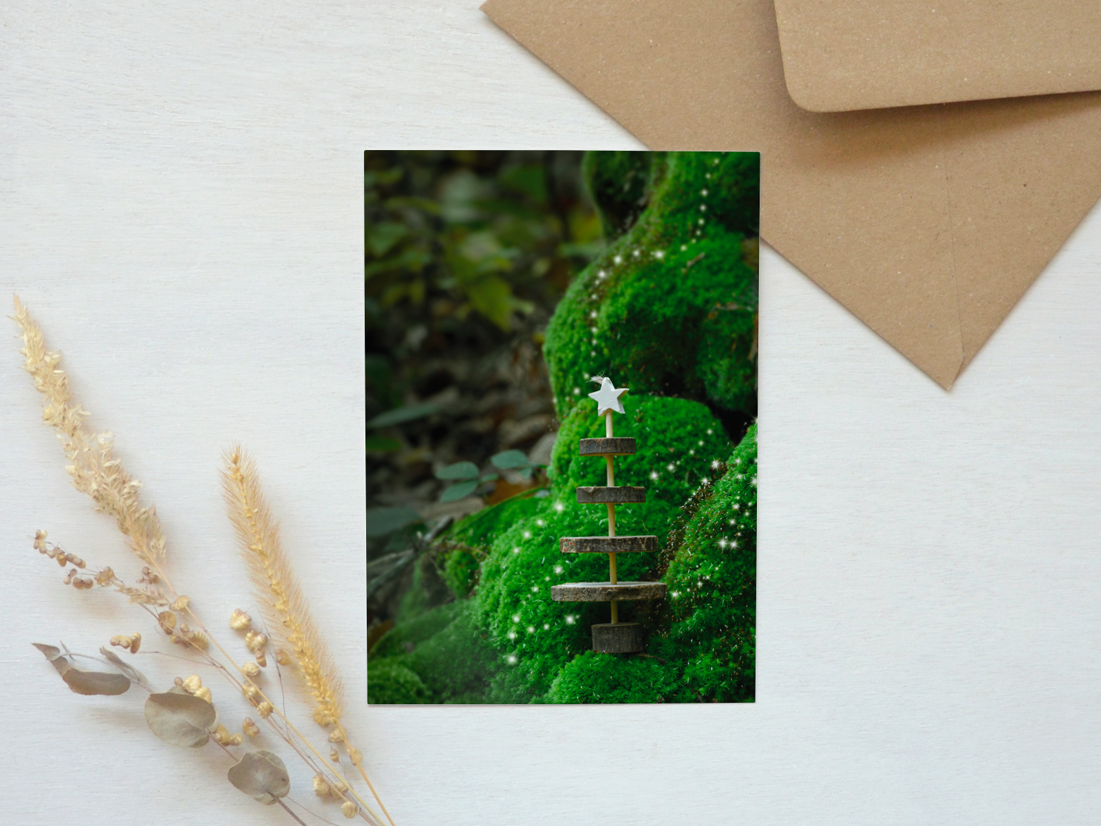 Carte postale photo : Décor de fêtes en sous-bois – Image 2